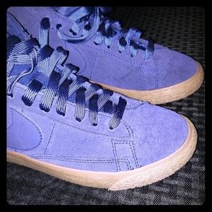 Hi-Top Nike Blazer (Big Kids) 5Y